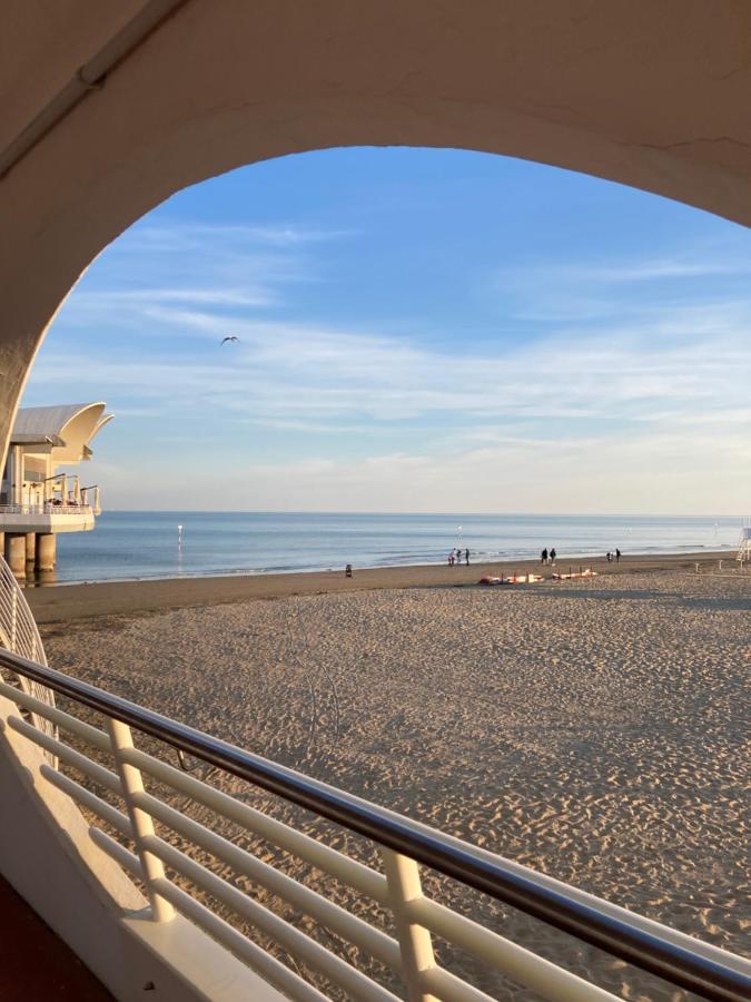 Beach Front Apartment Sabbiadoro Линьяно-Саббьядоро Экстерьер фото
