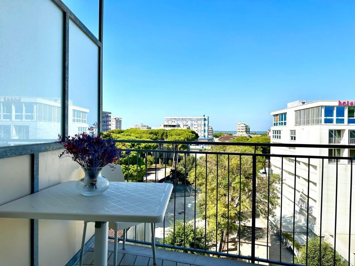 Beach Front Apartment Sabbiadoro Линьяно-Саббьядоро Экстерьер фото